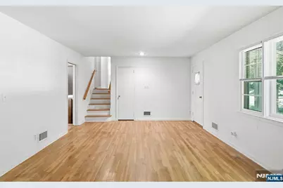 472 Cedar Hill Avenue, Wyckoff Township, NJ 07481 - Photo 14