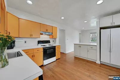 11 Pine Street, Hackensack, NJ 07601 - Photo 10