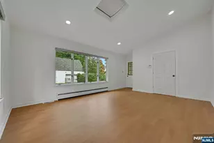 11 Pine St, Hackensack, NJ 07601 - Photo 12