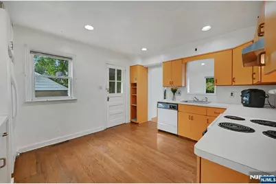 11 Pine Street, Hackensack, NJ 07601 - Photo 8