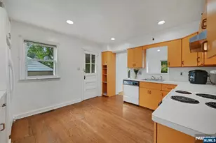 11 Pine St, Hackensack, NJ 07601 - Photo 8