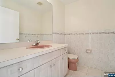 2452 Camner Street A #A, Fort Lee, NJ 07024 - Photo 12