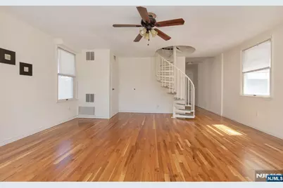 94 Park Street 2R #2R, Montclair, NJ 07042 - Photo 10