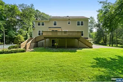 215 Oak Avenue, Wyckoff Township, NJ 07481 - Photo 46