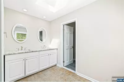 215 Oak Avenue, Wyckoff Township, NJ 07481 - Photo 36