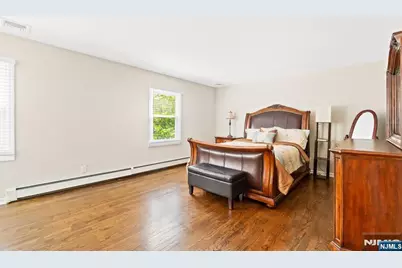 215 Oak Avenue, Wyckoff Township, NJ 07481 - Photo 32
