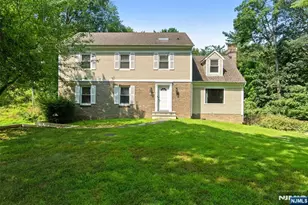 215 Oak Ave, Wyckoff Township, NJ 07481 - Photo 2
