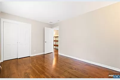 215 Oak Avenue, Wyckoff Township, NJ 07481 - Photo 26