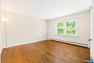 215 Oak Avenue, Wyckoff Township, NJ 07481 - Photo 30
