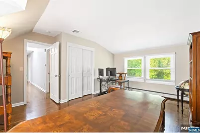 215 Oak Avenue, Wyckoff Township, NJ 07481 - Photo 24
