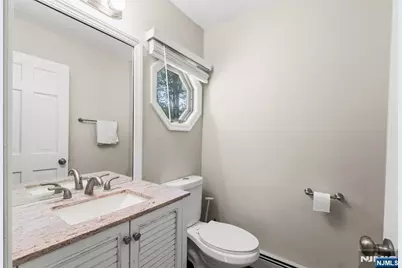 215 Oak Avenue, Wyckoff Township, NJ 07481 - Photo 20