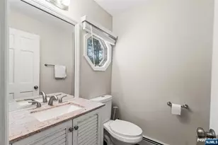 215 Oak Ave, Wyckoff Township, NJ 07481 - Photo 20