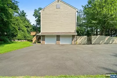 215 Oak Avenue, Wyckoff Township, NJ 07481 - Photo 44