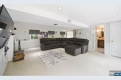 1 Sunrise Drive, Montvale, NJ 07645 - Photo 4