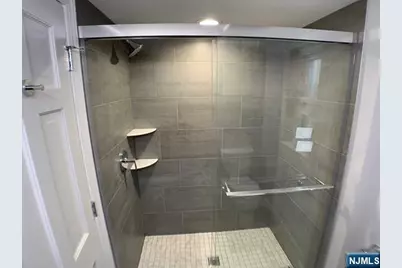 1050 Harvard Place, Fort Lee, NJ 07024 - Photo 10