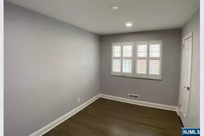 1050 Harvard Place, Fort Lee, NJ 07024 - Photo 6