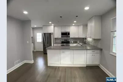 1050 Harvard Place, Fort Lee, NJ 07024 - Photo 4