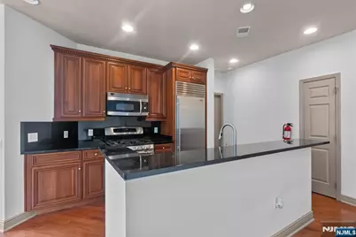 7400 River Road 438 #438, North Bergen, NJ 07047 - Photo 6