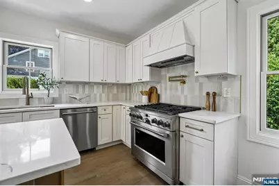 332 Meadowbrook Avenue, Ridgewood, NJ 07450 - Photo 18