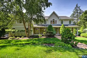 416 Hidden Valley Ct, Wyckoff Township, NJ 07481 - Photo 2