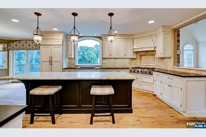 416 Hidden Valley Court, Wyckoff Township, NJ 07481 - Photo 18
