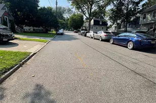 80 Circle Dr, Teaneck Township, NJ 07666 - Photo 2