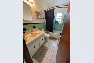 80 Circle Drive, Teaneck Township, NJ 07666 - Photo 6
