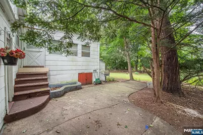 234 Glen Avenue, Ridgewood, NJ 07450 - Photo 4