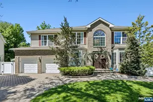 745 Gettysburg Pl, Paramus, NJ 07652 - Photo 1