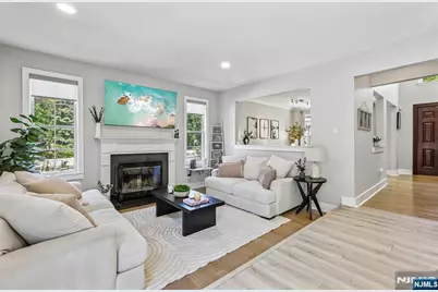 745 Gettysburg Place, Paramus, NJ 07652 - Photo 10