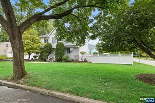 663 Plympton St, New Milford, NJ 07646 - Photo 4