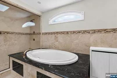 412 Valley View Avenue, Paramus, NJ 07652 - Photo 28