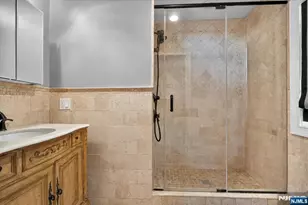 412 Valley View Ave, Paramus, NJ 07652 - Photo 24