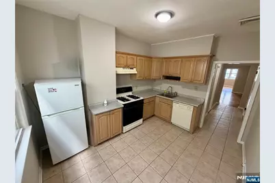 925 Broadway 2A #2A, Bayonne, NJ 07002 - Photo 2