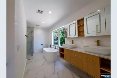 662 Jefferson Avenue, Washington Township, NJ 07676 - Photo 20