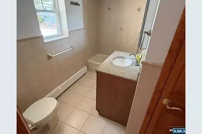 70 Calicooneck Road 3 #3, South Hackensack Township, NJ 07606 - Photo 4