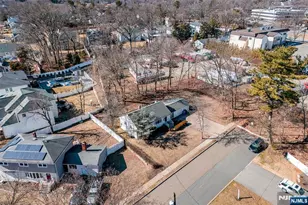 682 Sycamore St, Paramus, NJ 07652 - Photo 2