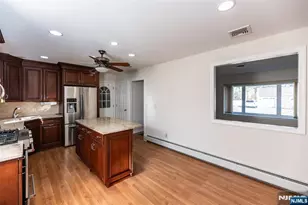 682 Sycamore St, Paramus, NJ 07652 - Photo 18