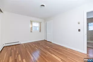 682 Sycamore St, Paramus, NJ 07652 - Photo 12