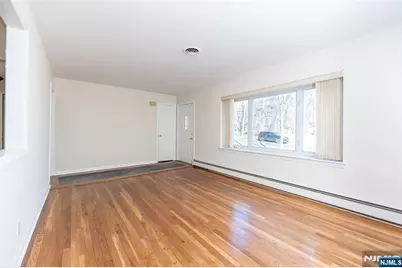 682 Sycamore Street, Paramus, NJ 07652 - Photo 6