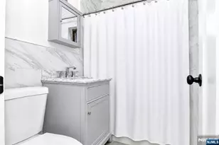 3020-3030 Edwin 5H, Fort Lee, NJ 07024 - Photo 8