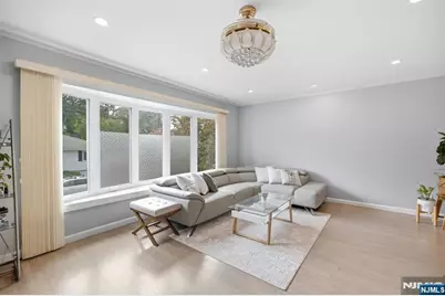 1047 Inwood Terrace, Fort Lee, NJ 07024 - Photo 4