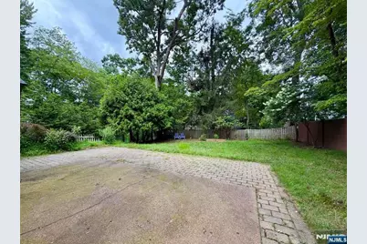 312 Wales Avenue, River Edge, NJ 07661 - Photo 26