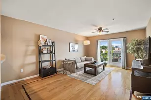 345 The Promenade, Edgewater, NJ 07020 - Photo 4