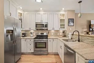 345 The Promenade, Edgewater, NJ 07020 - Photo 2