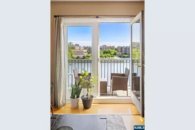 345 The Promenade, Edgewater, NJ 07020 - Photo 10