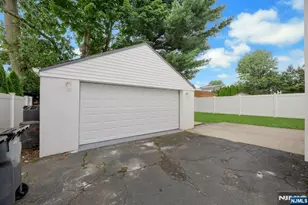 62 Reid Ave, Bergenfield, NJ 07621 - Photo 32