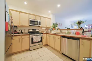 321 The Promenade, Edgewater, NJ 07020 - Photo 6
