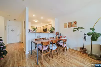 321 The Promenade, Edgewater, NJ 07020 - Photo 8