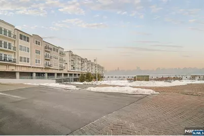 321 The Promenade, Edgewater, NJ 07020 - Photo 16